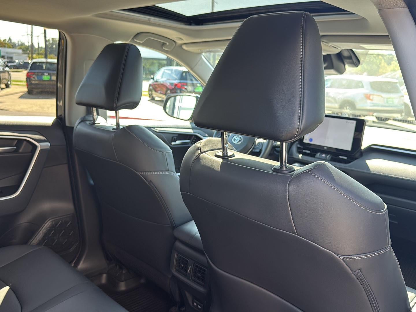 2024 Toyota Rav4 XLE Premium
