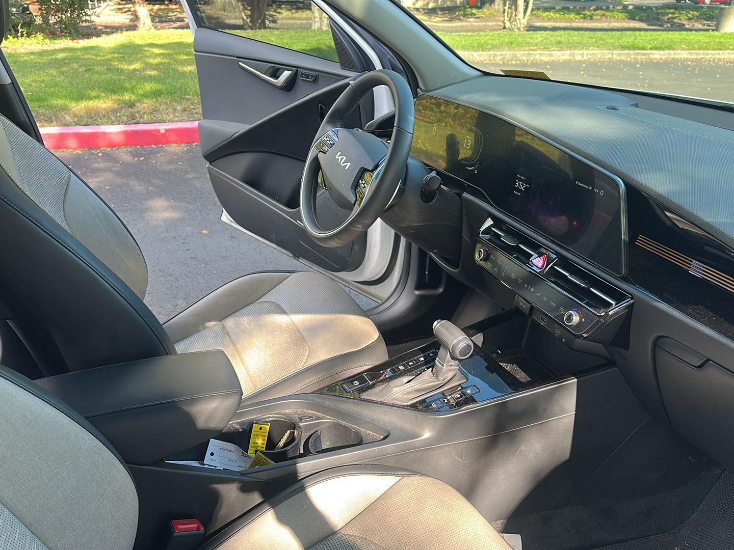 2024 Kia Niro SX Touring
