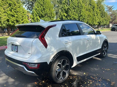 2024 Kia Niro SX Touring