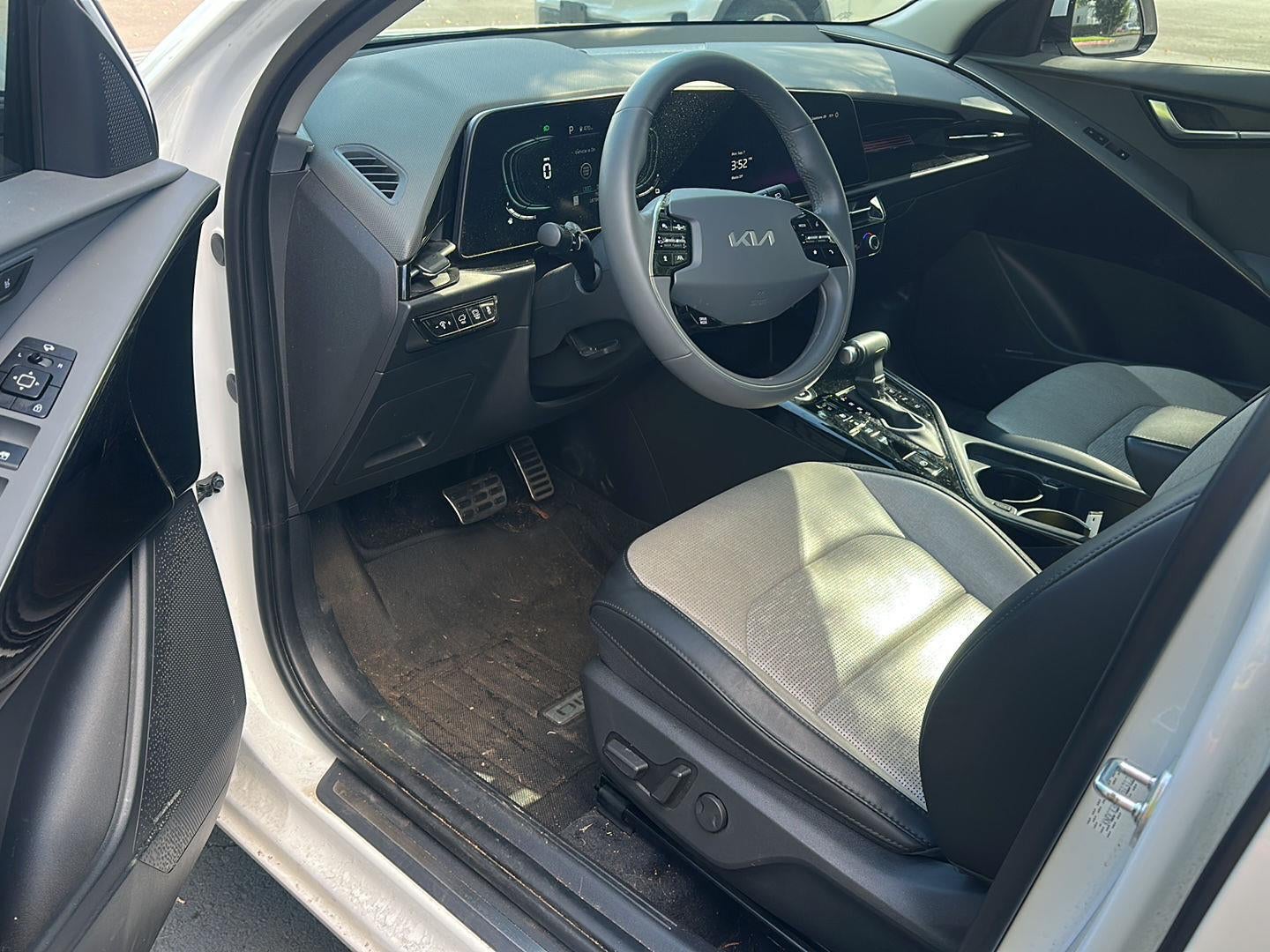2024 Kia Niro SX Touring